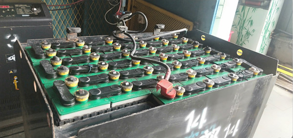 【干貨】電動叉車鋰電池怎么存放？