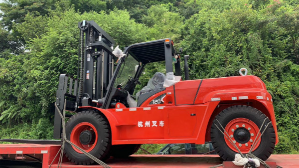 內燃叉車動力不足？機油要保養！